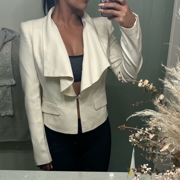 BCBG cream blazer Size small - Picture 6 of 6